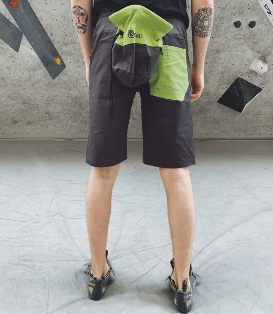 Bleau-Boulderwear Isatis Boulderhose hinten mit chalkbag